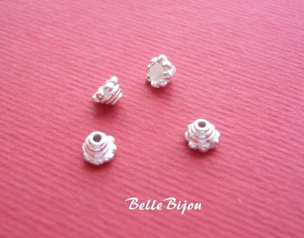 Capacel din argint aprox 3x4.5 mm