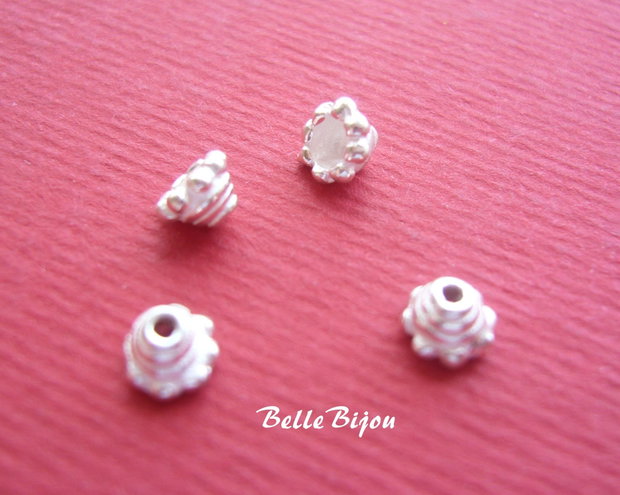 Capacel din argint aprox 3x4.5 mm