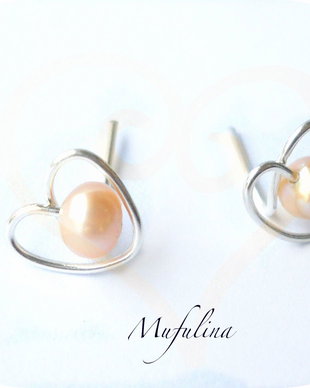Pearls in hearts