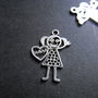 PANDANTIV FETITA - 29 X 22 MM