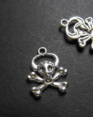PANDANTIV CRANIU - 22 X 18 MM