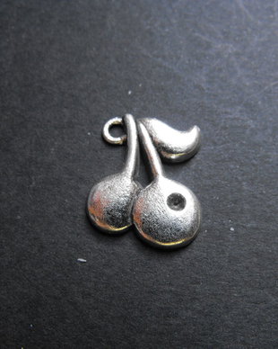 PANDANTIV CIRESE - 17 X 22 MM