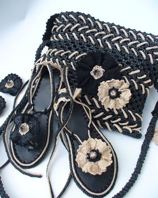Geanta LA COMANDA cross-body EthnoGothic Poppies