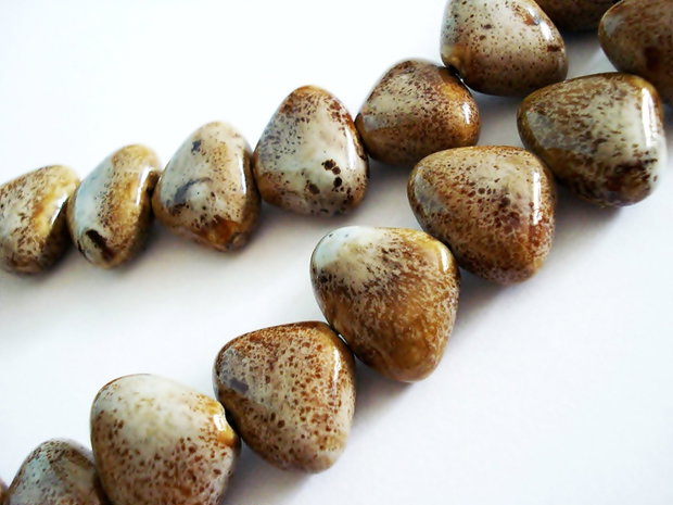 1b Ceramica greceasca triunghiulara 15 x 20mm