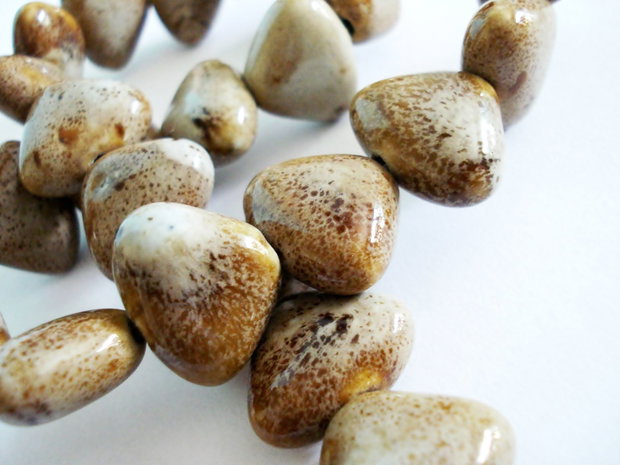 1b Ceramica greceasca triunghiulara 15 x 20mm