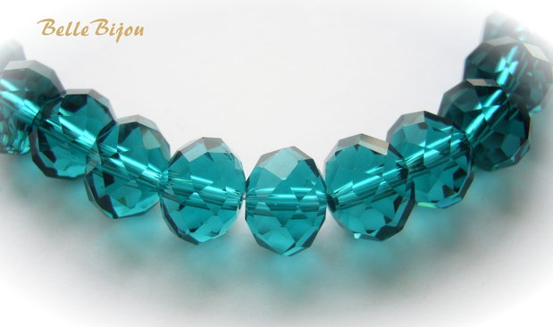 Cristale fatetate de sticla verde inchis 10x7 mm