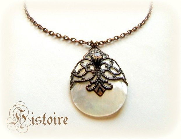 HISTOIRE - COLIER