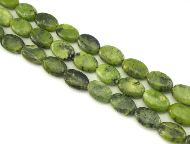 Jad australian, oval plat, 11x8 mm (cod 1-355)