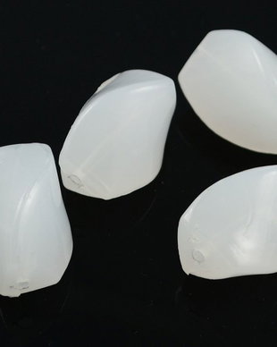 Re13 (4b) Margele forma neregulata 26x18mm