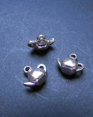 PANDANTIV CEAINIC - 11 X 12 MM