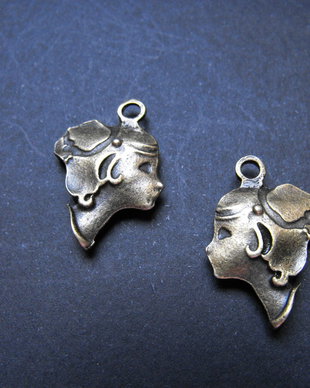 PANDANTIV  BRONZ - 24 X 18 MM