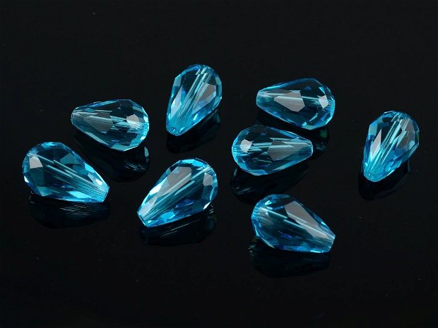 ST040 Cristal fatetat, lacrima, 10x16mm, albastru deschis