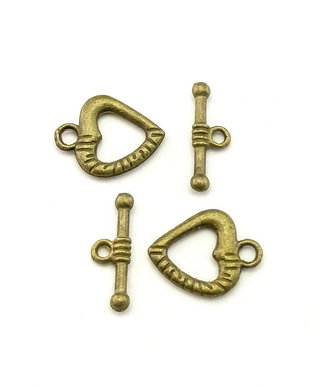 Inchizatoare tip toggle inima, finisaj bronz, 15x12 mm + 16x5,5 mm (cod 13-127)