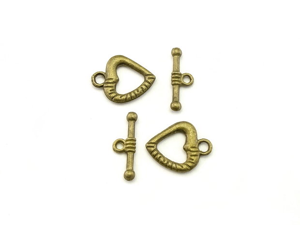 Inchizatoare tip toggle inima, finisaj bronz, 15x12 mm + 16x5,5 mm (cod 13-127)