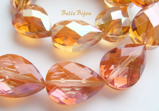 Briolete orange cu efect AB din sticla microfatetata 9x13.5x18 mm