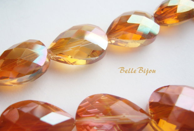 Briolete orange cu efect AB din sticla microfatetata 9x13.5x18 mm