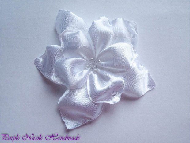 Floare par mireasa Natasa- saten alb, cristale, perle