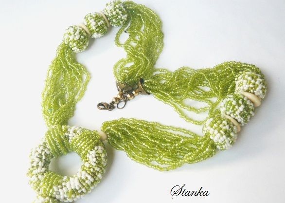 Colier in verde si crem