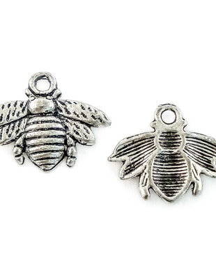 Charm albina, finisaj argintiu antichizat, 20,5x16 mm (cod 9-280)
