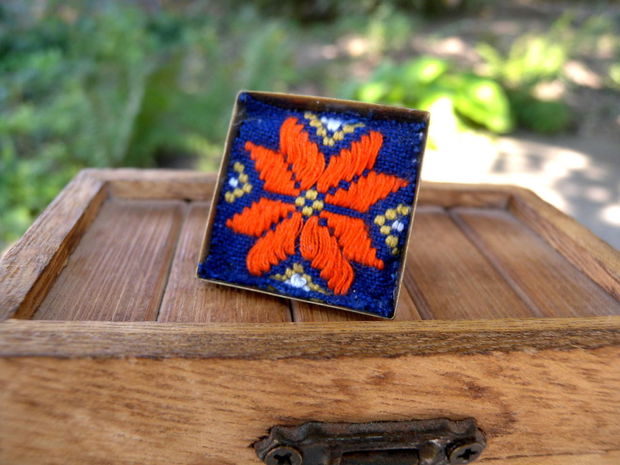 Ethnic ring