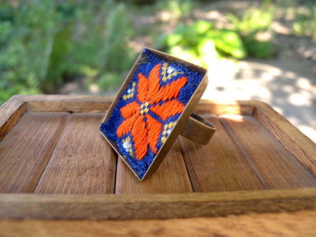 Ethnic ring