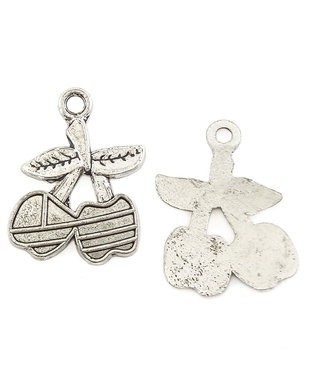 Charm cirese, finisaj argintiu antichizat, 21x15 mm (cod 9-296)