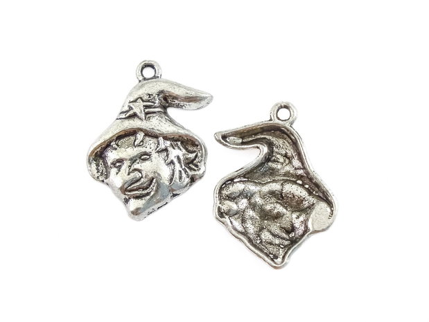 Charm vrajitoare, finisaj argintiu antichizat, 23x17 mm (cod 9-303)