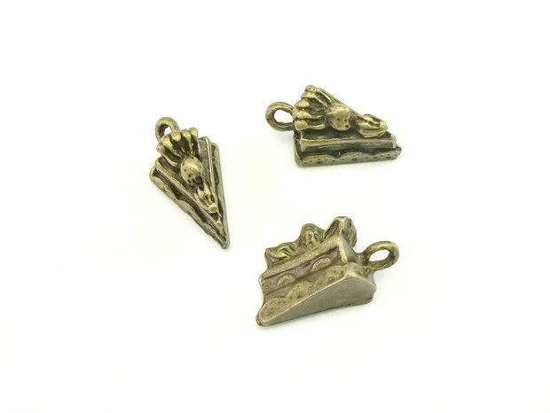 Charm felie de tort, finisaj bronz, 15x8 mm (cod 9-312)