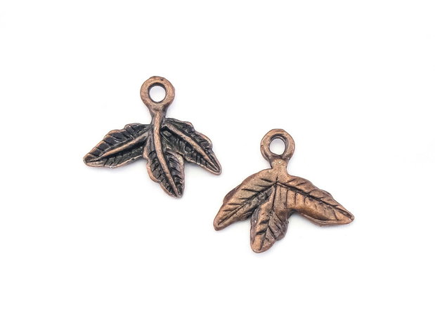 Charm frunze, finisaj cupru antichizat, 16x18 mm (cod 9-329)