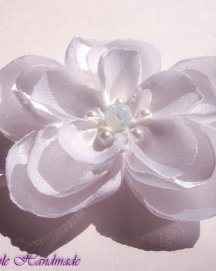 Floare par mireasa Margareta - saten alb, perle, opalit