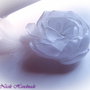 Floare par mireasa Jane - saten alb, stras rhinestone, pene