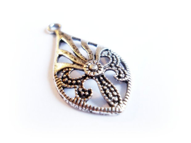 1b Charm decupat,gravat argintiu antichizat ,17x32 (spa 06)