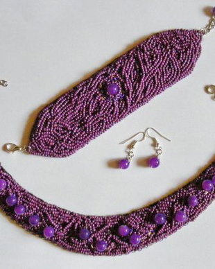 "Broderie mov"