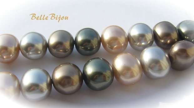 (4 b) Perle tip Mallorca in 4 culori aprox 15x14x12.5 mm