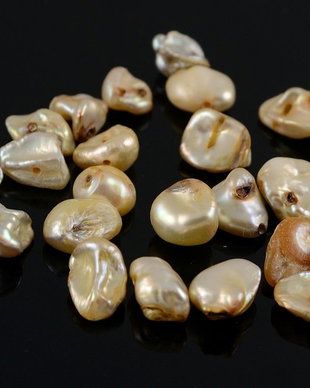 PE598 Perle Biwa aprox. 6-12mm galbui
