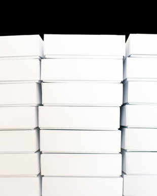 *** Cutie lucrata manual din carton alb de 250 g ***