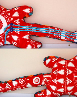 Perna in forma de chitara, guitar pillow, perna chitara