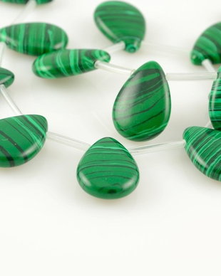 AC626 Malachit briolete 13x18mm