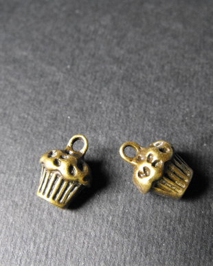 pandantiv bronz - 13 x 10 mm