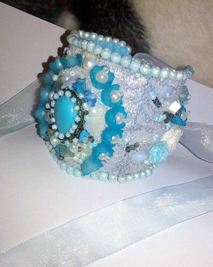 *bratara statement bleu redusa la 28 lei