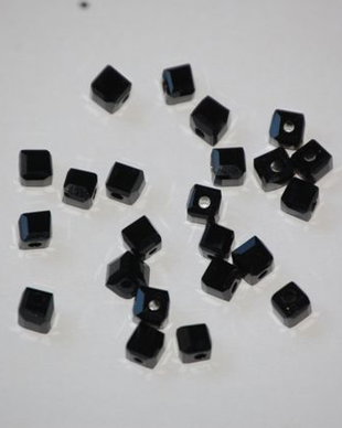 LMS415 - margele cubice negre - 4mm
