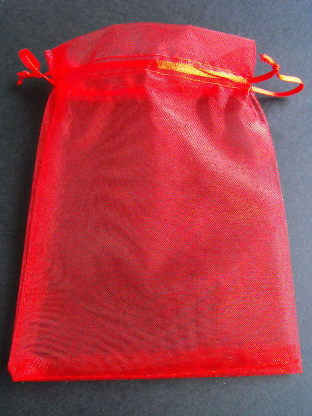 SACULET ORGANZA ROSU - 8,5 X 7 MM