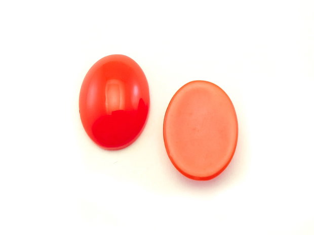 Cabochon rasina oval, 18x13x8 mm (cod 21-37)