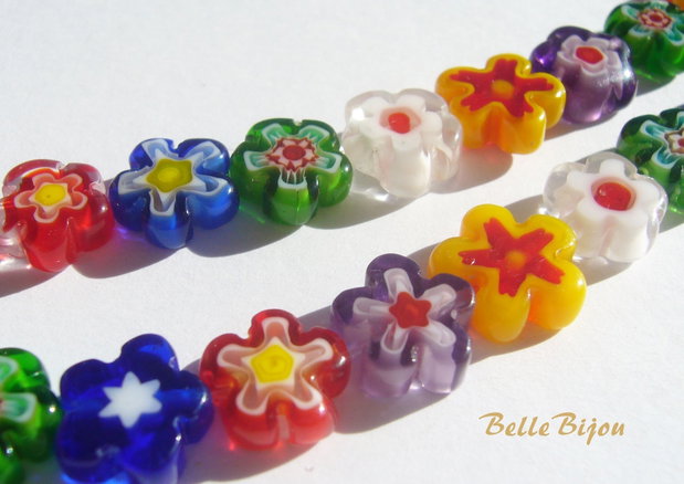 Millefiori in forma de floare aprox 3.5-4.5x10-11 mm