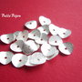 (10 buc) Capacele argintiu deschis, stardust, de diametru aprox 10 mm