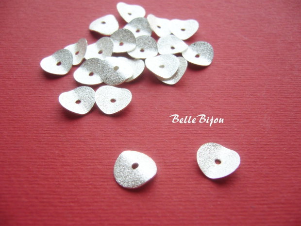 (10 buc) Capacele argintiu deschis, stardust, de diametru aprox 10 mm
