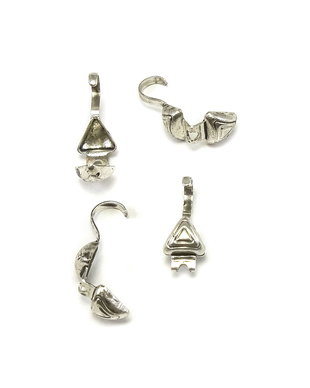 Cupa nod triunghi, placată cu argint antichizat, 9x4 mm – 2 buc (cod 12-26)
