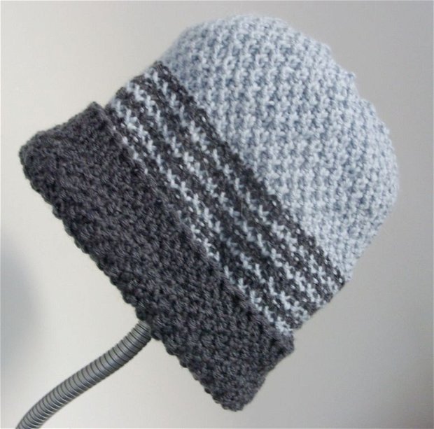 Caciula tricotata gri unisex-rezervat
