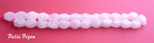 (2b) Cuart roz CALITATEA a -II-a fatetat aprox 15.5x10x10 mm