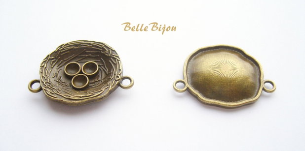 Cuib cu 3 oua, link finisaj bronz 4.5x22x30 mm
